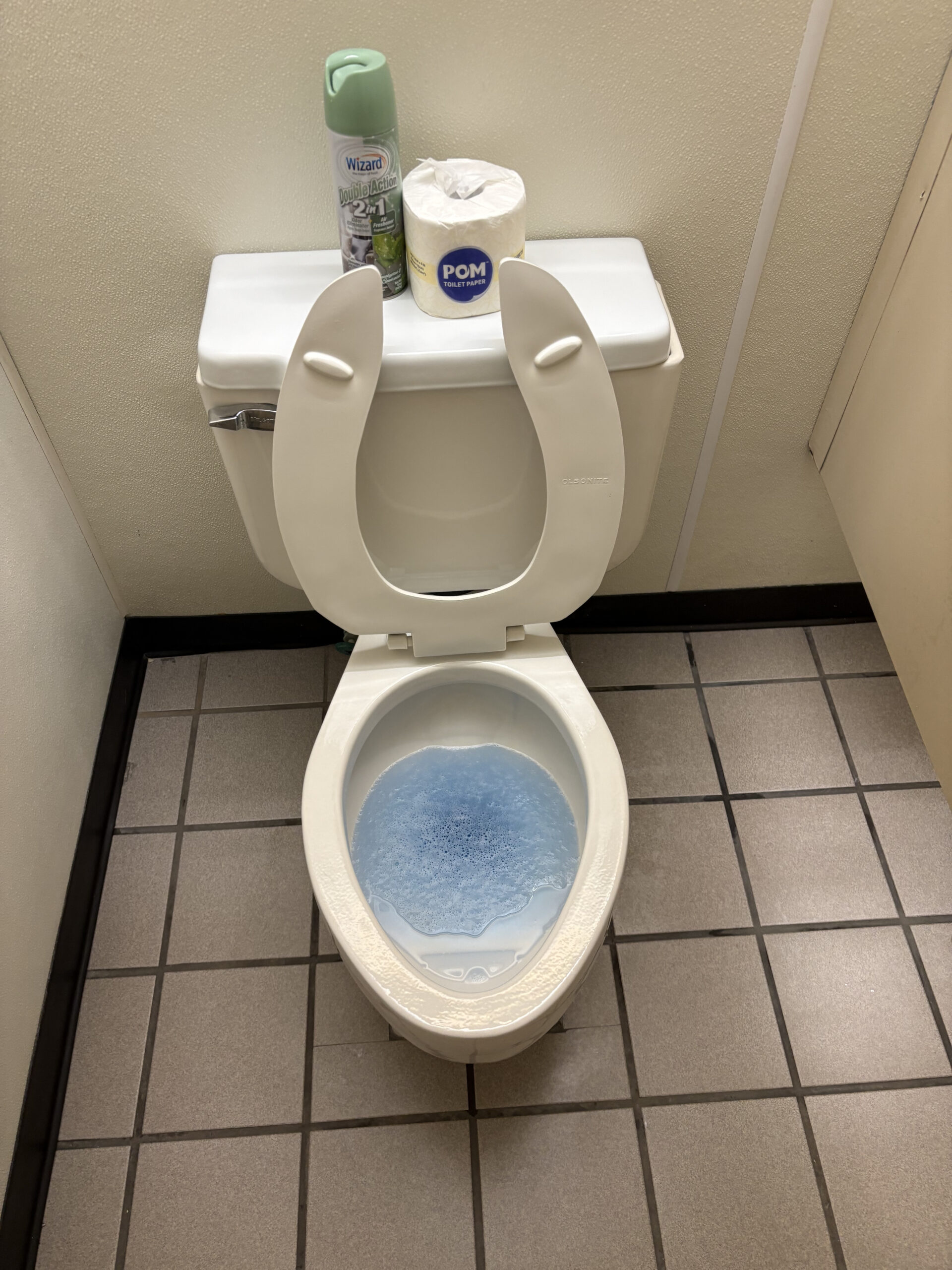 Commercial restroom cleaning service